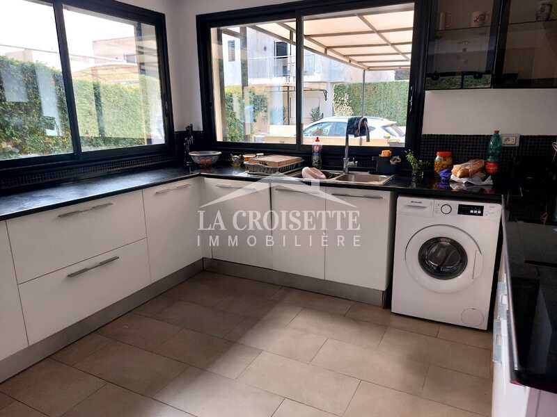 Villa S+3 avec piscine à La Soukra